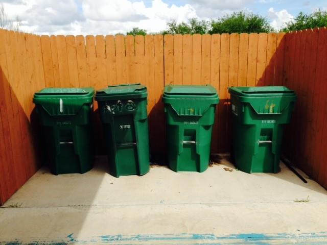 Building Photo - 13 West Dr