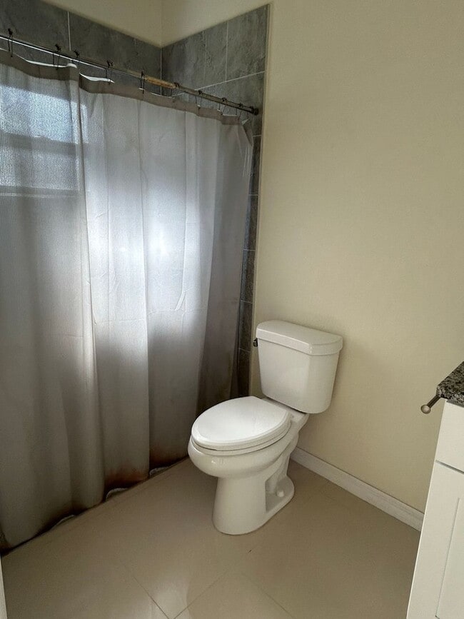 Building Photo - COZY COTTAGE 2/2 IN LAKE PLACID FL