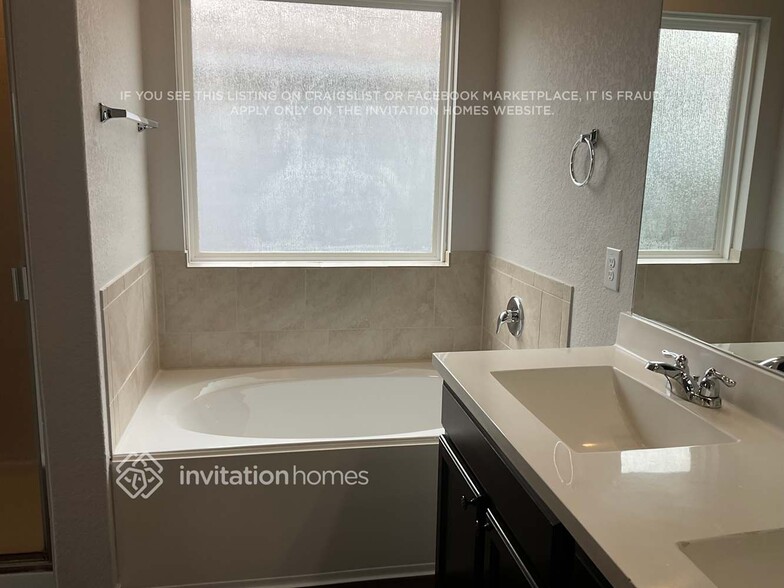 Building Photo - 9724 Marbach Brk