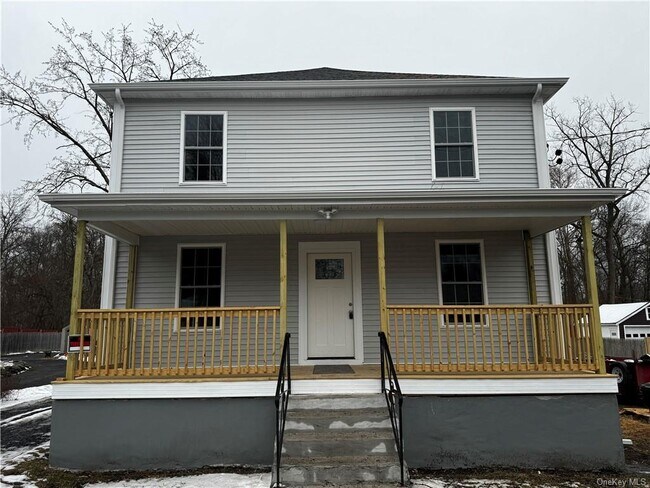 Building Photo - 8 5th Ave