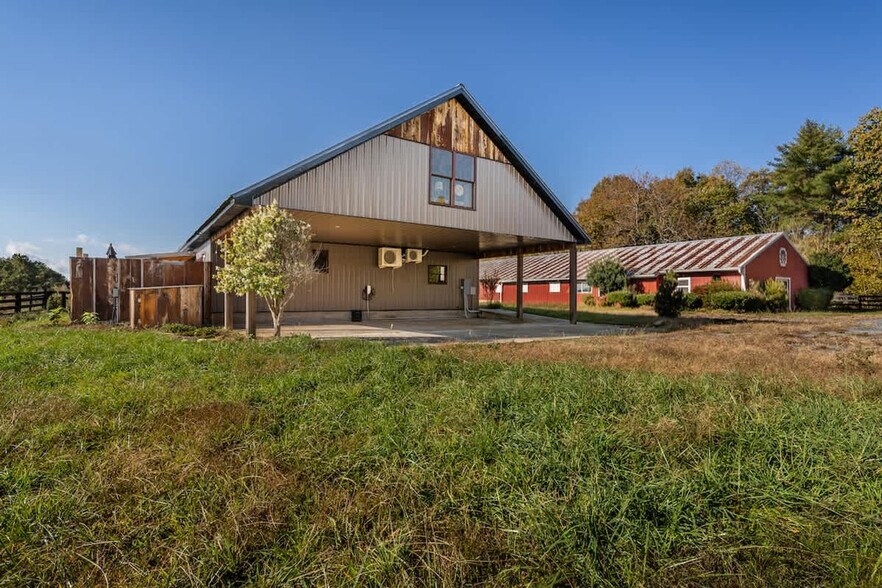 Building Photo - 299 Westview Dr