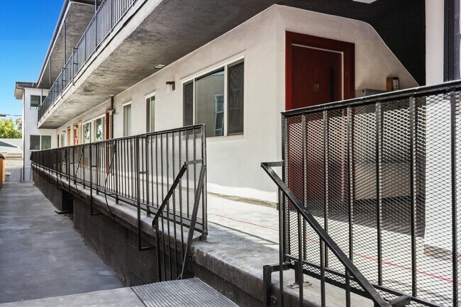 Building Photo - 111 N Normandie Ave