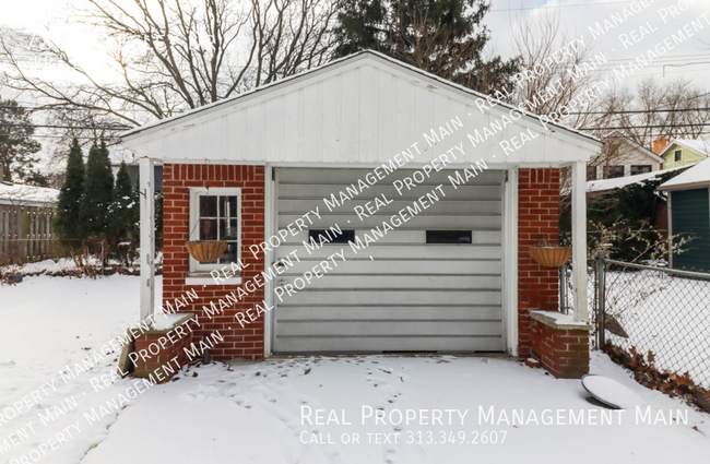 Building Photo - Pleasant Ridge 3 Bedroom