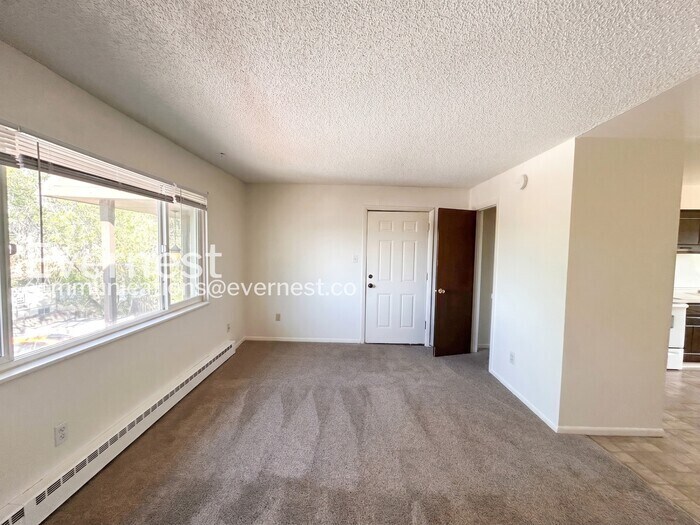 Building Photo - 1075 Magnolia St