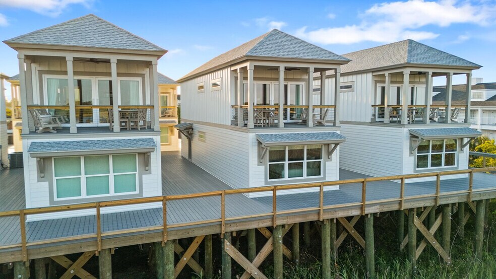 Building Photo - 435 Marina Dr