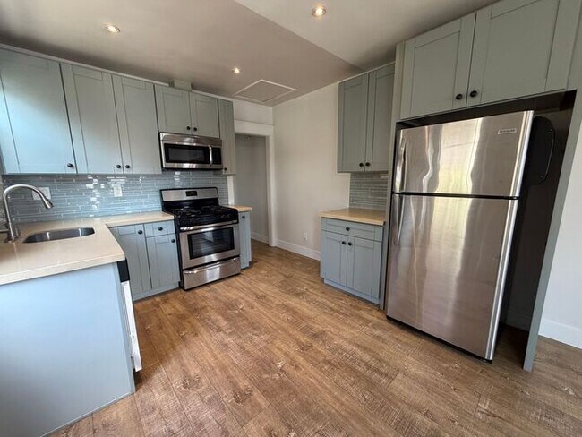 Building Photo - Charming Imperial Beach Home Minutes from the Coast