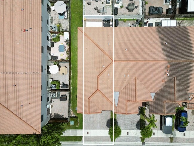 Building Photo - 8781 NW 98th Ct