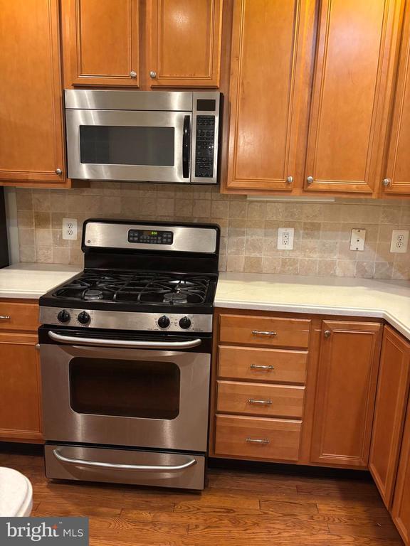 Building Photo - 43725 Banshee Heights Terrace