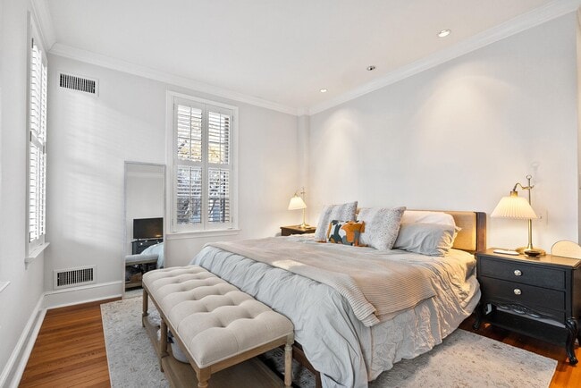 Building Photo - 400 S Lee St