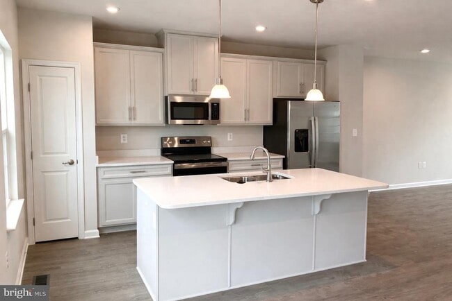 Building Photo - 8820 Stevenson Ln