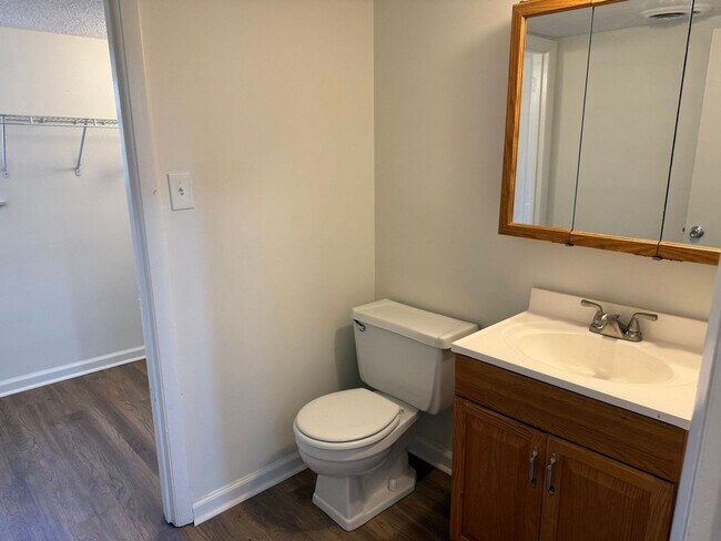 Building Photo - ** Beautiful 4 bedroom House in Farragut Area **