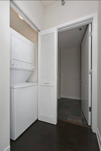 Building Photo - 673 W Wayman St