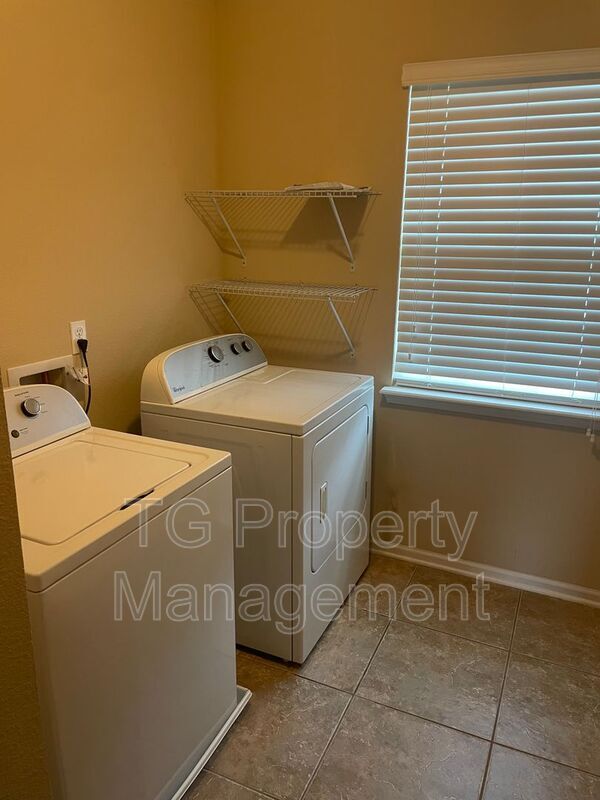 Building Photo - 247 Shetland Dr