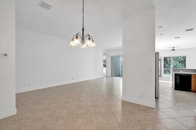 Building Photo - 118 NW Pleasant Grove Way