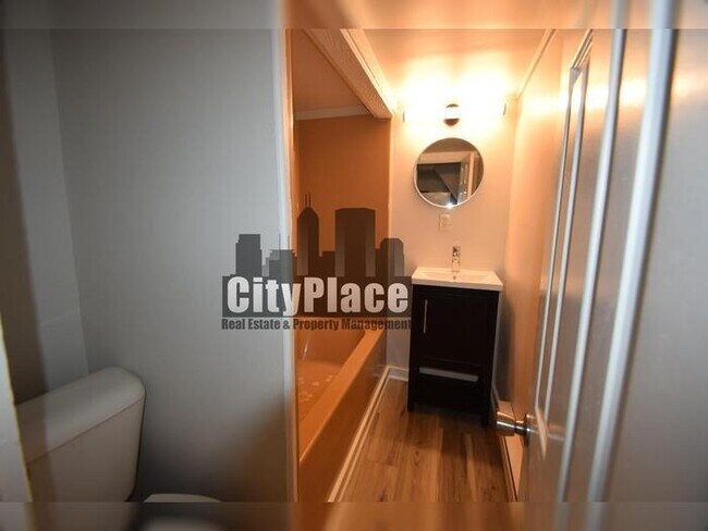 Building Photo - 1755 W Morris St