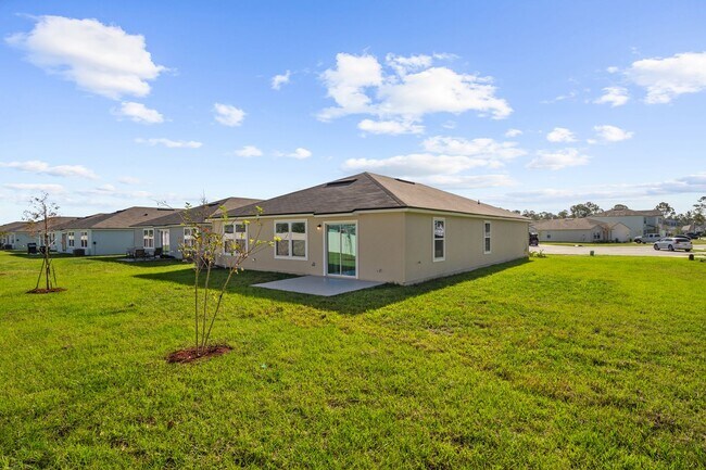 Building Photo - Almost New Home