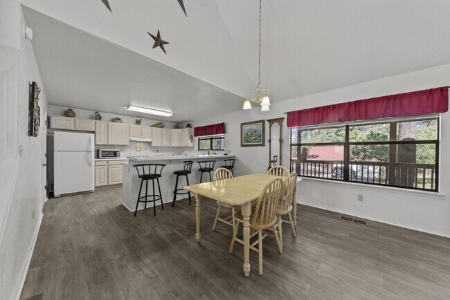 Building Photo - 126 North St