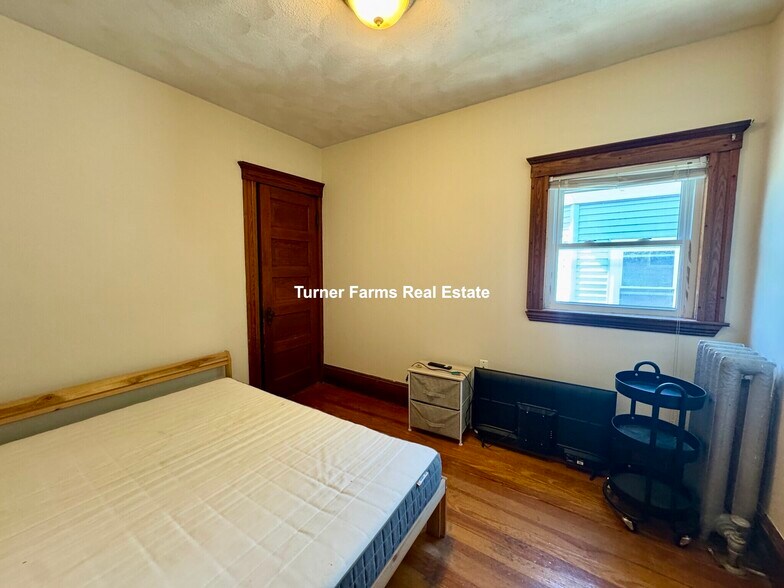 Building Photo - 258 Boston Ave