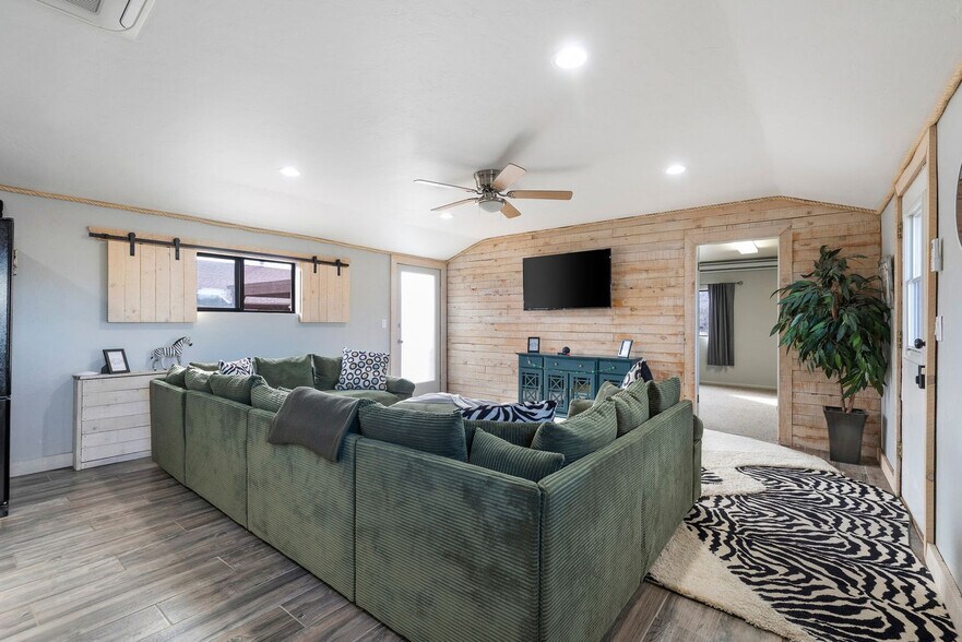 Building Photo - 7625 N Williamson Valley Rd