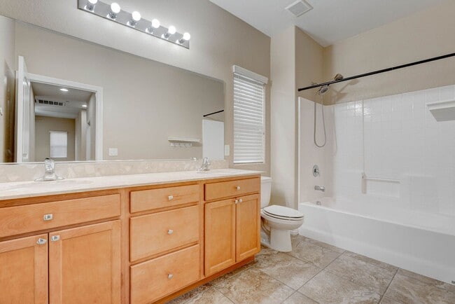Building Photo - 1067 Fish Pond Ave