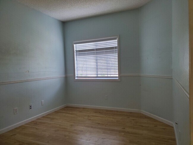 Building Photo - ALVA RD - 1st Floor 2 Bed / 2 Ba Rancho Bernardo Condo with 2 Parking Spaces & Resort-Style Ameni...
