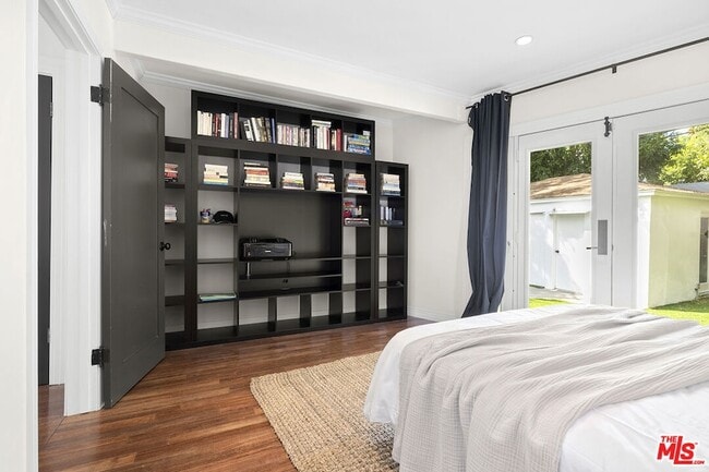 Building Photo - 639 Westbourne Dr