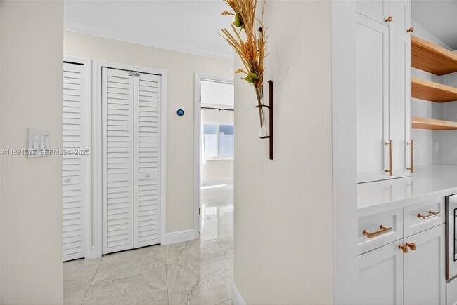 Building Photo - 13280 SW 39th Terrace