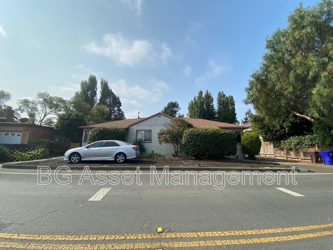 Building Photo - 1812 Rd 20