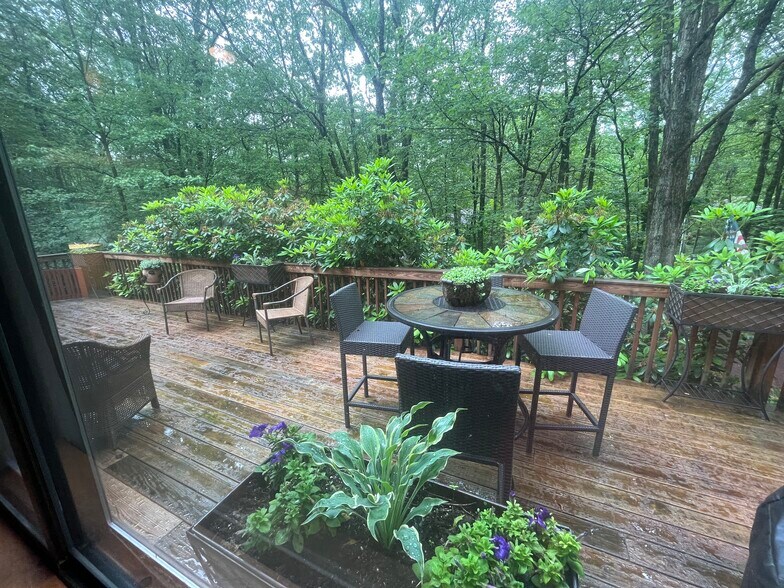 Building Photo - 161 Piney Woods Dr
