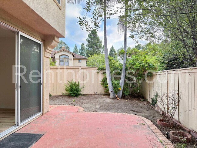 Building Photo - 12710 Via Nieve
