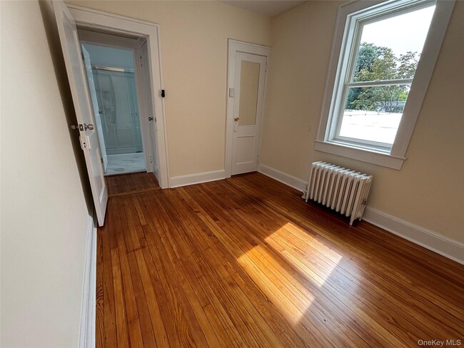 Building Photo - 8 E Carver St