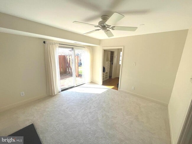 Building Photo - 301 Worthington Dr