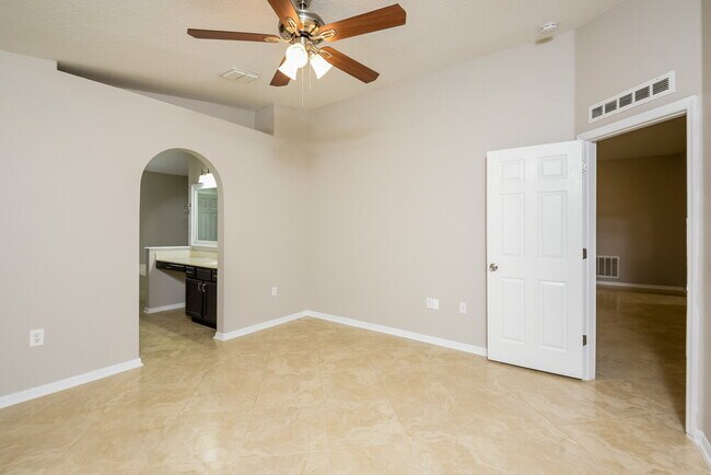 Building Photo - 16945 Corner Bay Ct