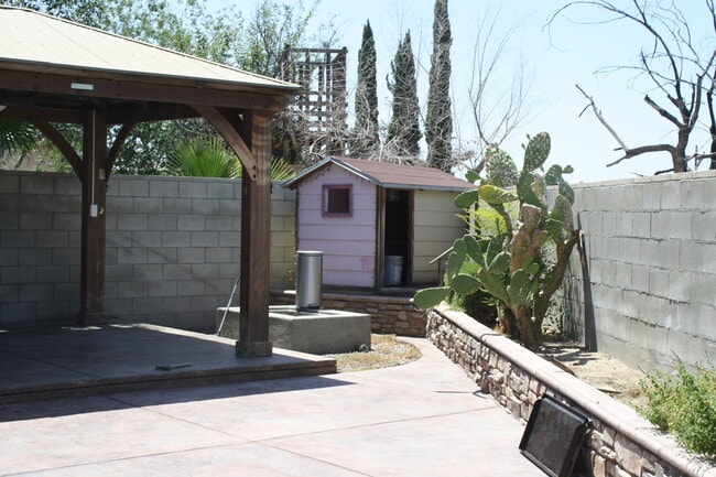 Building Photo - 2119 Foxglove Ct