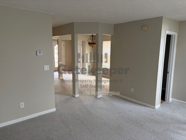 Building Photo - 8882 Seneca Rd