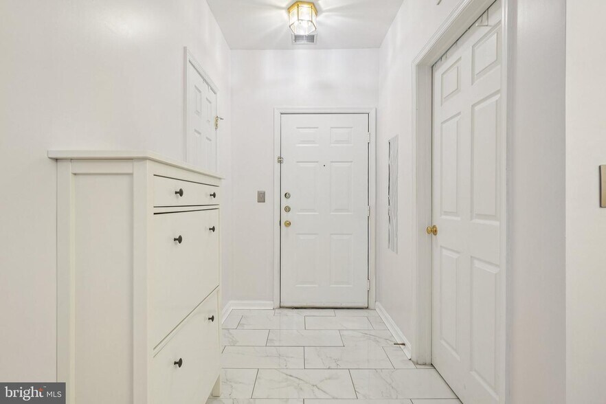 Building Photo - 11322 Westbrook Mill Ln