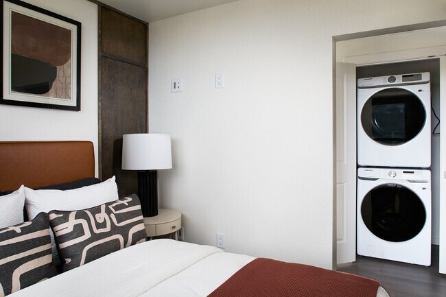 Building Photo - SLOANS LAKE NEW CONDO! Brand new construction steps away from the park!