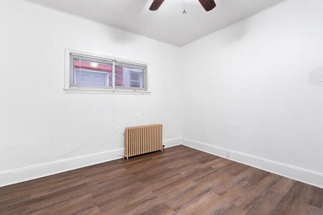 Building Photo - 182 Avenue F