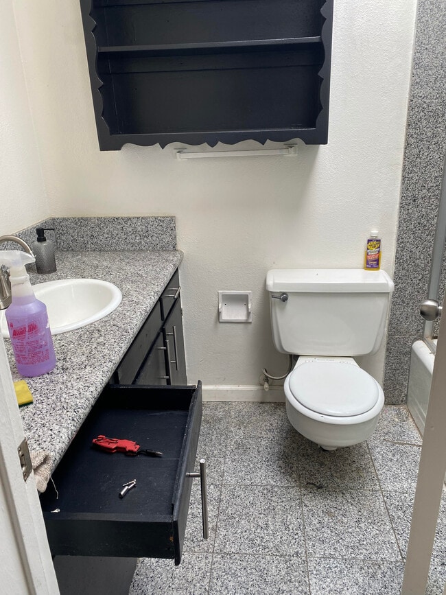 Building Photo - 34874 Cedar Ave