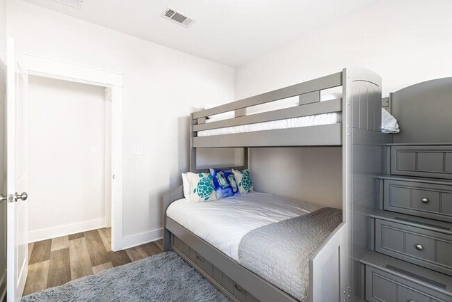 Building Photo - 24 Beach View Dr