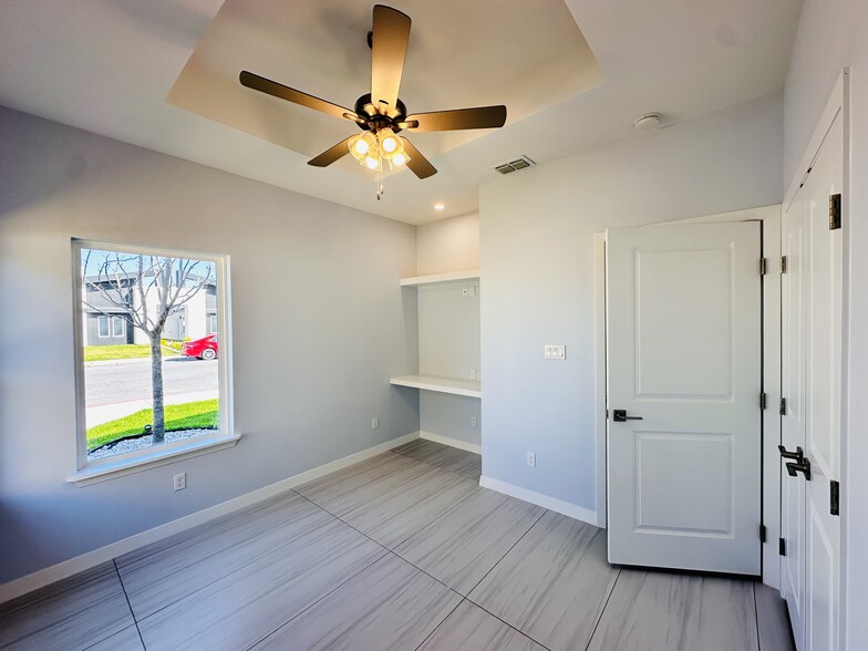 Bedroom 1 desk - 11313 N 25th St