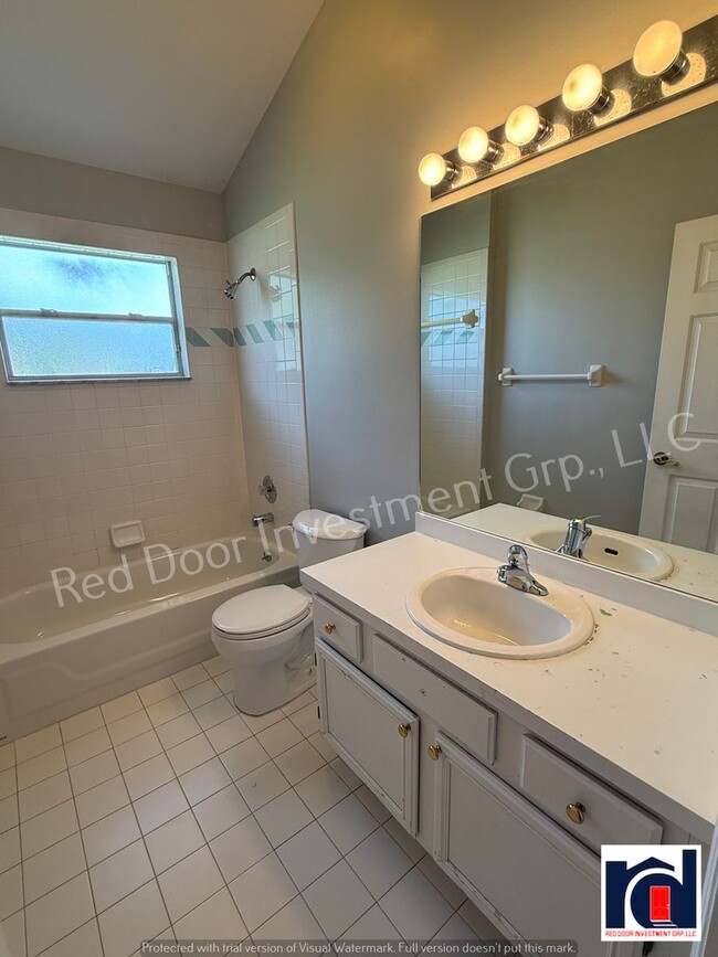 Building Photo - 3 Bedroom 2 Bath + Office Home~Ready for Move In!