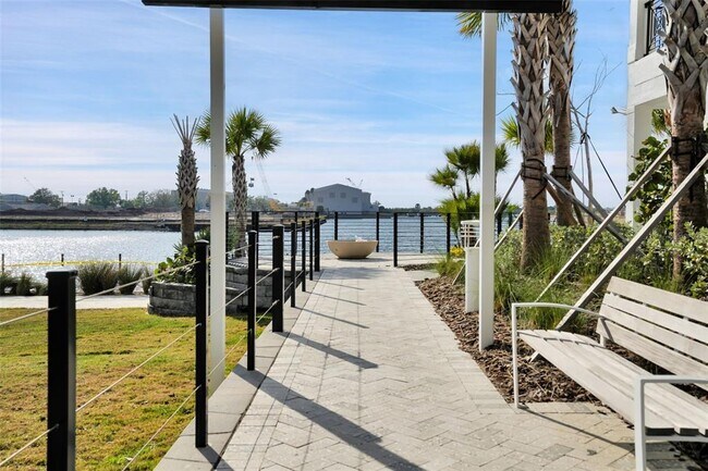 Building Photo - 5351 Bridge St