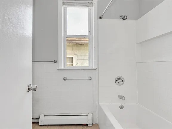 Building Photo - 6 Priesing St