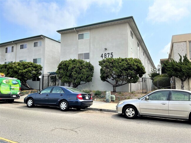Building Photo - Charming upstairs 2/2 Condo in Clairemont