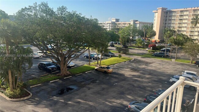 Building Photo - 2671 S Course Dr