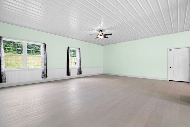 Building Photo - 7795 Loches Rd