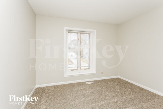 Building Photo - 1220 Lehnertz Cir