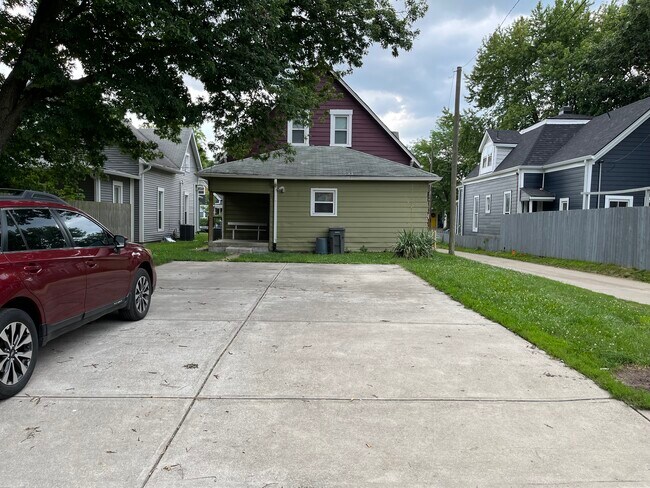 Building Photo - 921 N Hamilton Ave