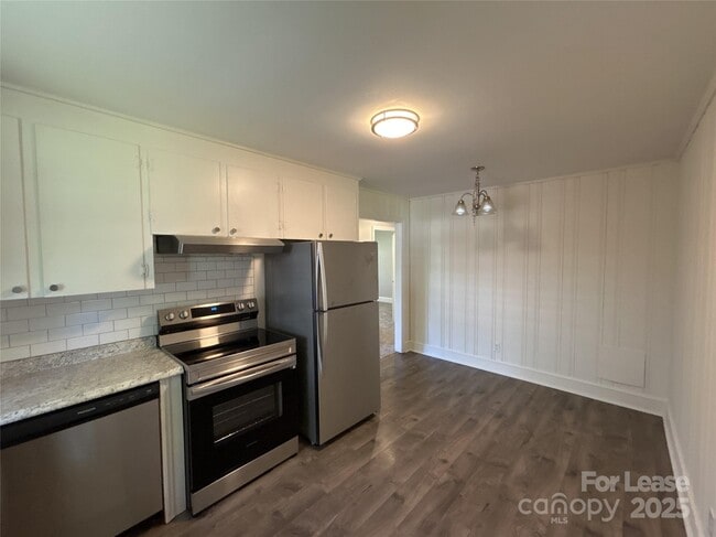 Building Photo - 4820 Charleston Dr